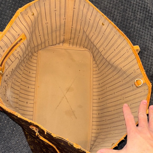 Louis Vuitton Neverfull GM Tote Bag - Picture 3 of 14